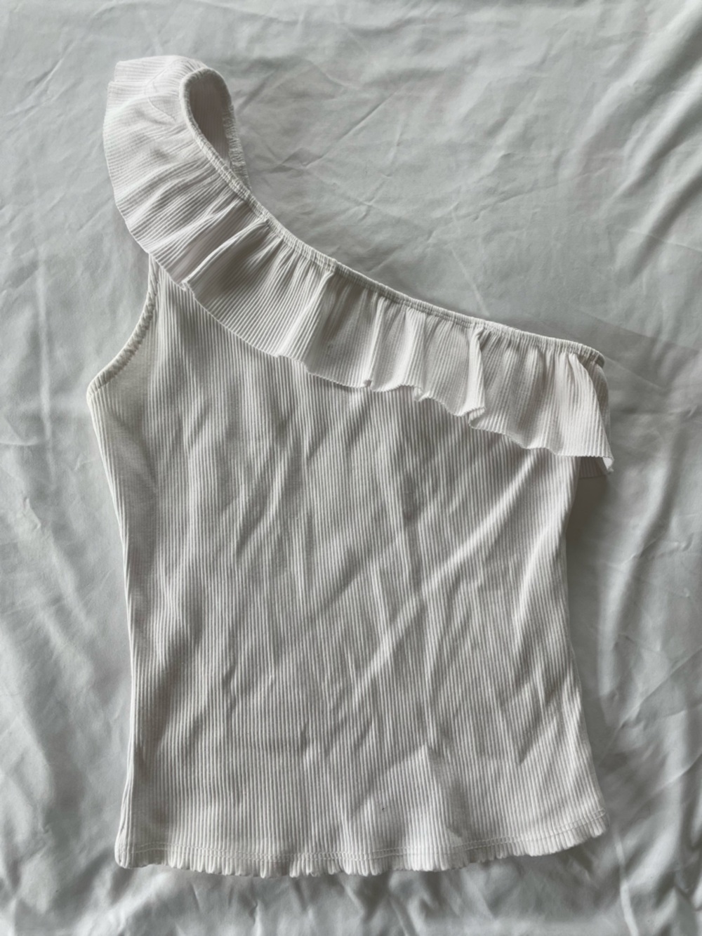 Women’s Ribbed Ruffle-Trim Tank One Shoulder